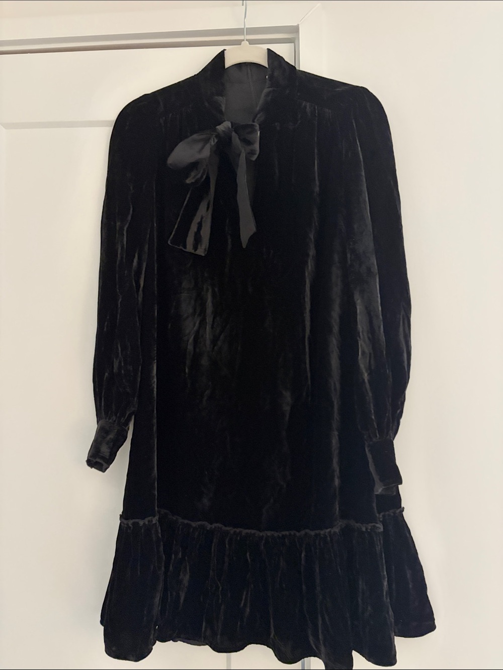 Kate Spade Black Velvet Bow Tie Long Sleeve Dress